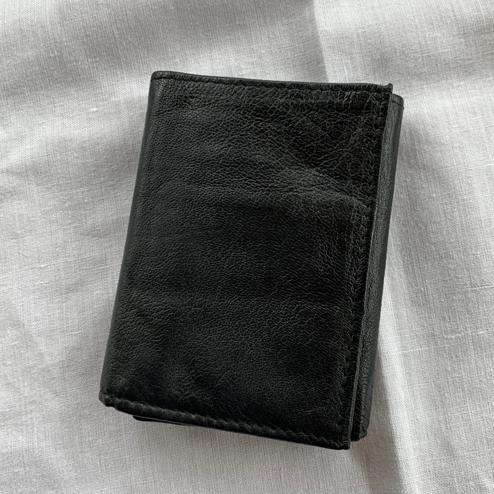 NWOT Men’s Soft Leather Trifold Wallet
